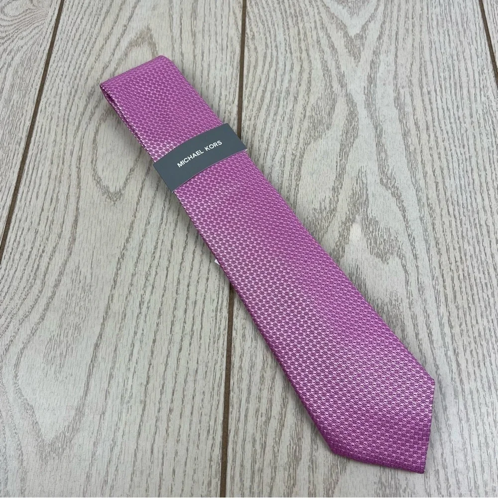 625 - Michael Kors Elsen Solid Tie Rose 640 2MKC23-5042 Silk Blend $69.50
